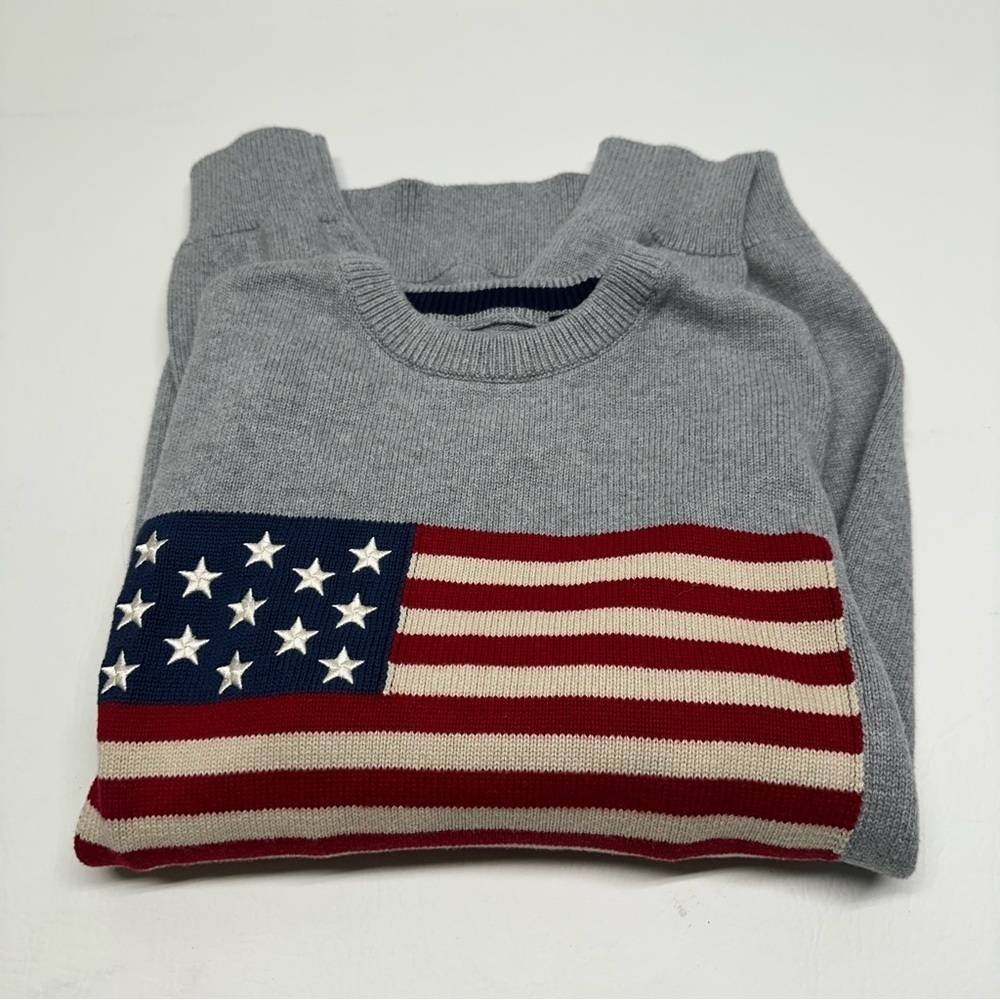 Chaps Men's Gray Crewneck Sweater with Flag Design - Picture 9 of 9